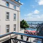 Johouse Apartment 10